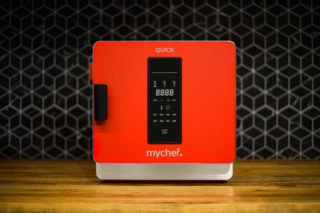 Piec konwekcyjny szybkiego gotowania ogrzewanie nadmuchowe cyfrowy panel sterowania 3,6 kW 230V 397x598x410 mm QUICK 1 RED