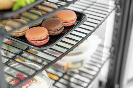 Witryna chłodnicza Mini 75L2T czarna