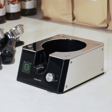 Urządzenie do czyszczenia kolb z fusów kawowych